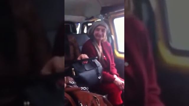 Бабушка поет на маршрутку смотреть онлайн