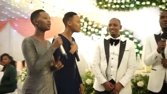 Vestine na Dorcas hafi kurira batunguye mukuru wabo mubukwe смотреть онлайн