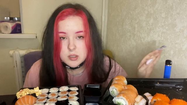 Кушаю и рассказываю. Е…НУТЫЕ клиенты на работе и бывшая подруга ВОР смотреть онлайн