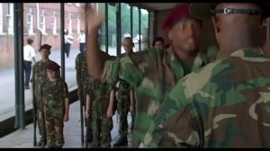 Кадеты поют песенку про майора Пейна)