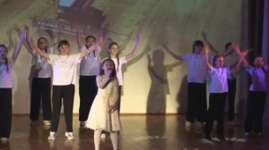 Песня «Беларусь чароўная» на белорусском языке на школьном концерте.