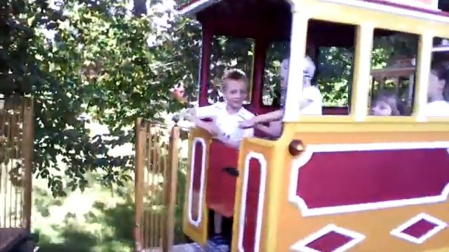 Диво Остров. Аттракцион "Поезд Чук- Чук". смотреть онлайн