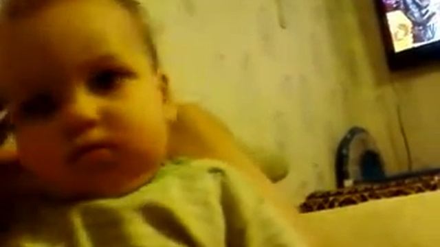 Прикол малыш Никита под гипнозом. Папа сказал: " Спааааать!!!" смотреть онлайн