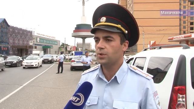 Сотрудники ДПС проводят ОПМ "тонировка" на территории Республики Дагестан смотреть онлайн