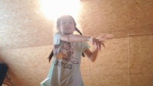 VID_20250430_184218.mp4