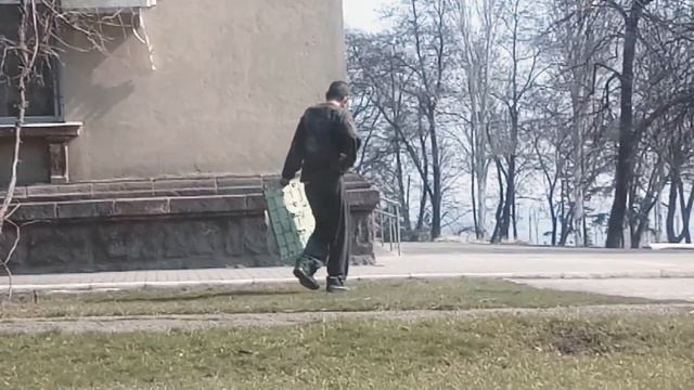 Так хотел выпить что чуть не потерял штаны/
Запорожье смотреть онлайн