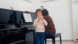 «Весёлый хоровод» К.В. Глюк. Играет Агафонов Иван, 7 лет. Блокфлейта