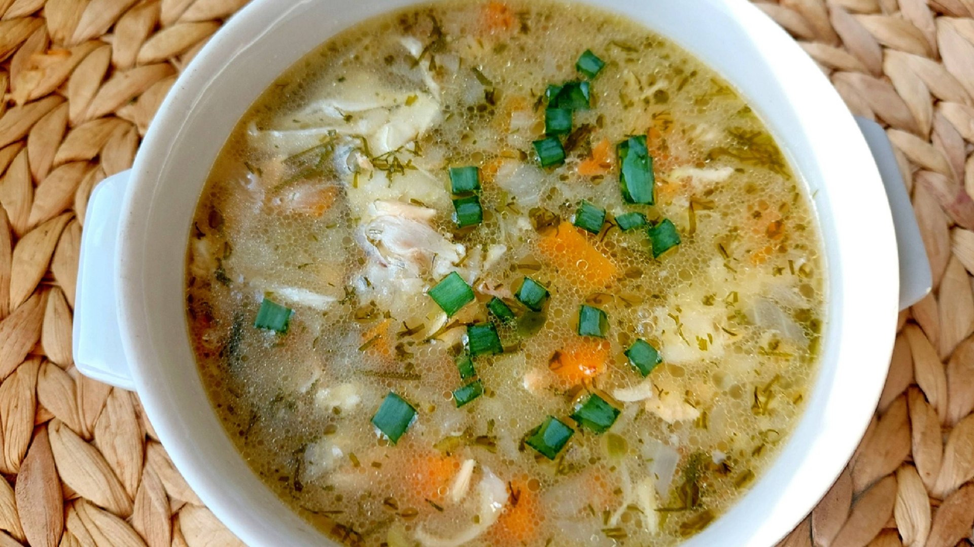 Уха из головизны сёмги. Наваристый рыбный суп. смотреть онлайн