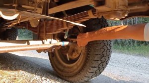 УАЗ. Рулевые наконечники. Как заменить. Как отрегулировать не снимая.  Ремонт тяги на коленке.