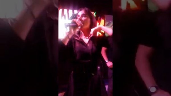 Румынская певица ENELI со своим хитом