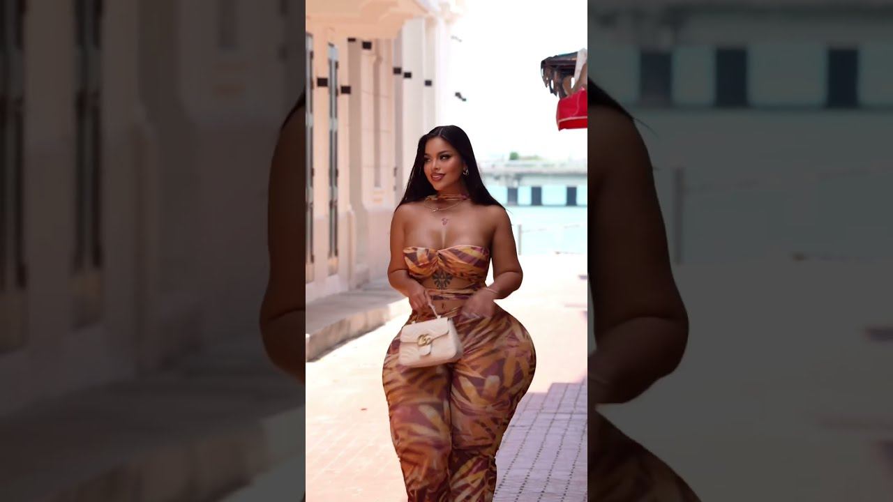 Most Gorgeous And Curvy Woman In The World. #curvyfashion #curvy #massivemedia