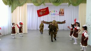 Танец "Катюша" Средняя группа  "Фиксики"