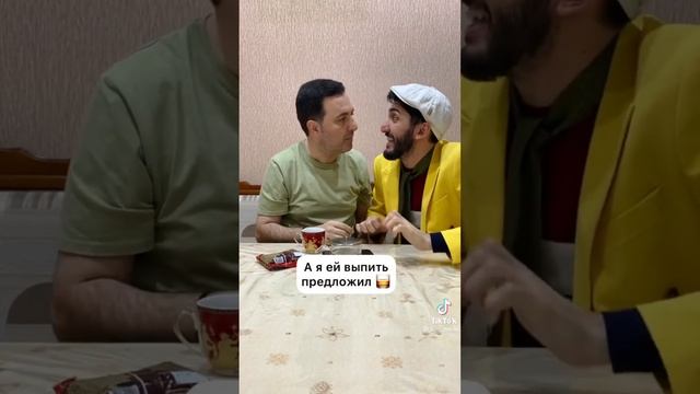 Наш любимый Арни:) и его песни про Катюху делать проду?) смотреть онлайн