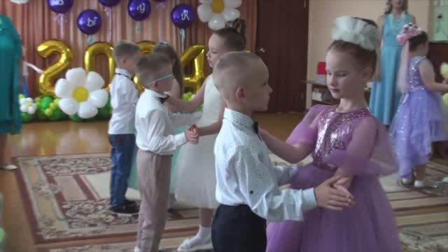Танец под сказочную песню "Маленький принц". Выпускной утренник в детском саду. смотреть онлайн
