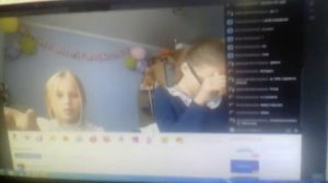 2 школьницы