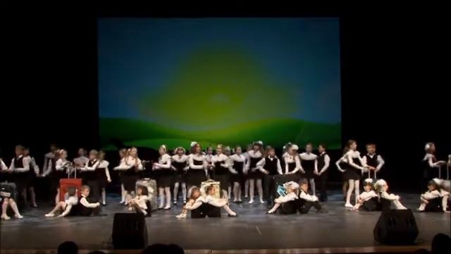 Детский хор AVE VITA МОУ школа № 6, руководитель И А Пецина, Веселые друзья смотреть онлайн