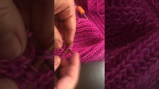 Прибавка в английской резинке. Вяжем кардиган Ribbed Raglan. смотреть онлайн