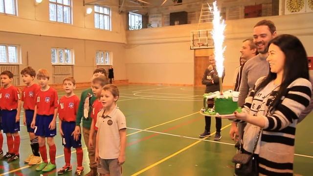 Поздравляем нашего тренера по футболу смотреть онлайн
