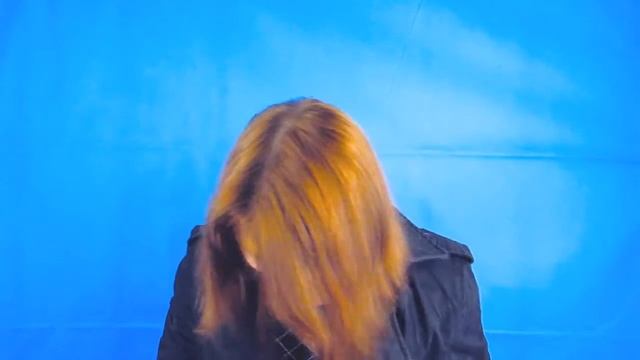 Девушка одевает мужские вещи ?! 18+ смотреть онлайн