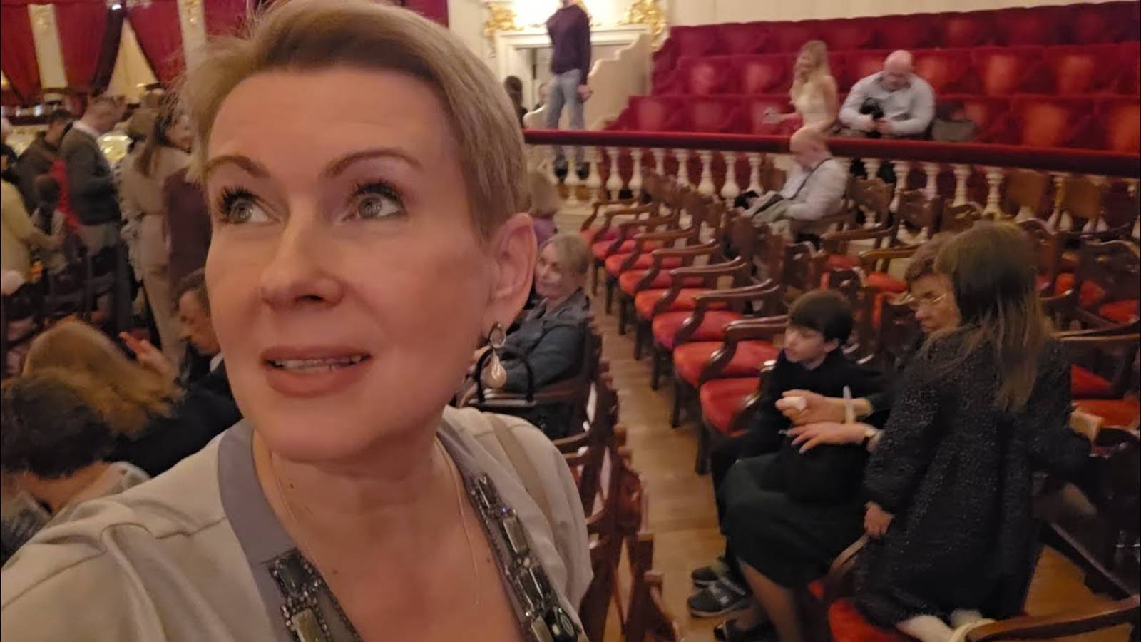 влог | Большой театр Пахмутова и Крутой за роялем, Лещенко на сцене 100 лет детскому хору смотреть онлайн