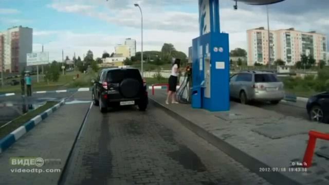 Девушки на заправках смотреть онлайн
