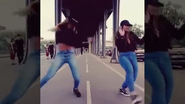 Танцы | Девочки Круто Танцуют в Париже