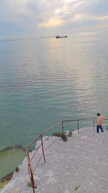 пляж и скалы Сосновка под Геленджиком #Сосновка #Геленджик смотреть онлайн