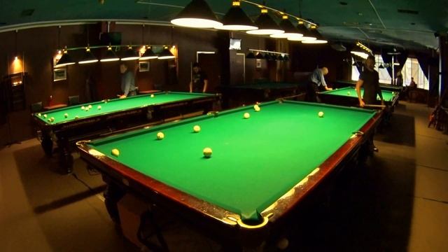 Борис против Андрея в партии по свободной пирамиде на русском бильярде смотреть онлайн