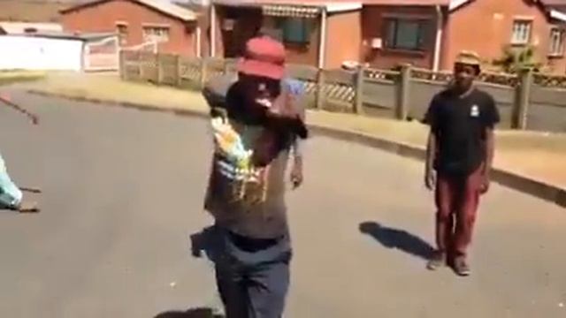 Гибкие негры..вот это прикол смотреть онлайн
