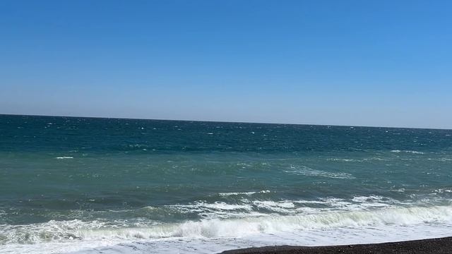 Ялта. С Первомаем! С праздником! Приморский пляж. Море волнуется- раз! 29.04.25. Крым. Crimea. Yalta смотреть онлайн