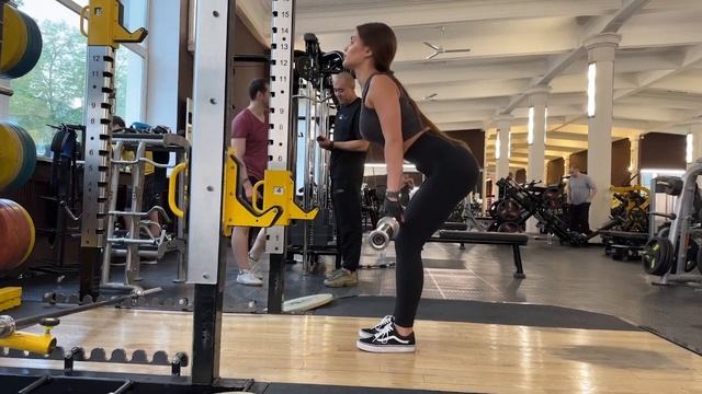 ОЦЕНИ ЕЁ ПРОГИБ🔥🥵 from. MammyTwitch смотреть онлайн