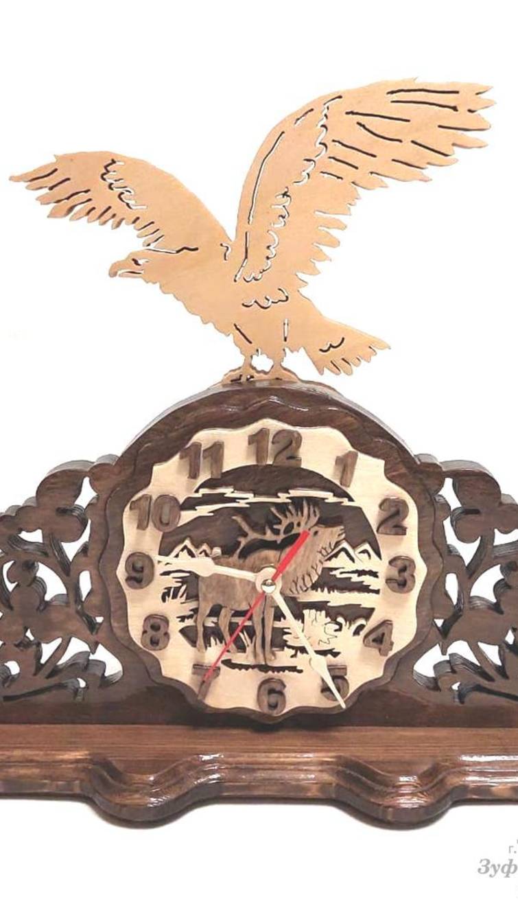 Часы настольные с орлом.