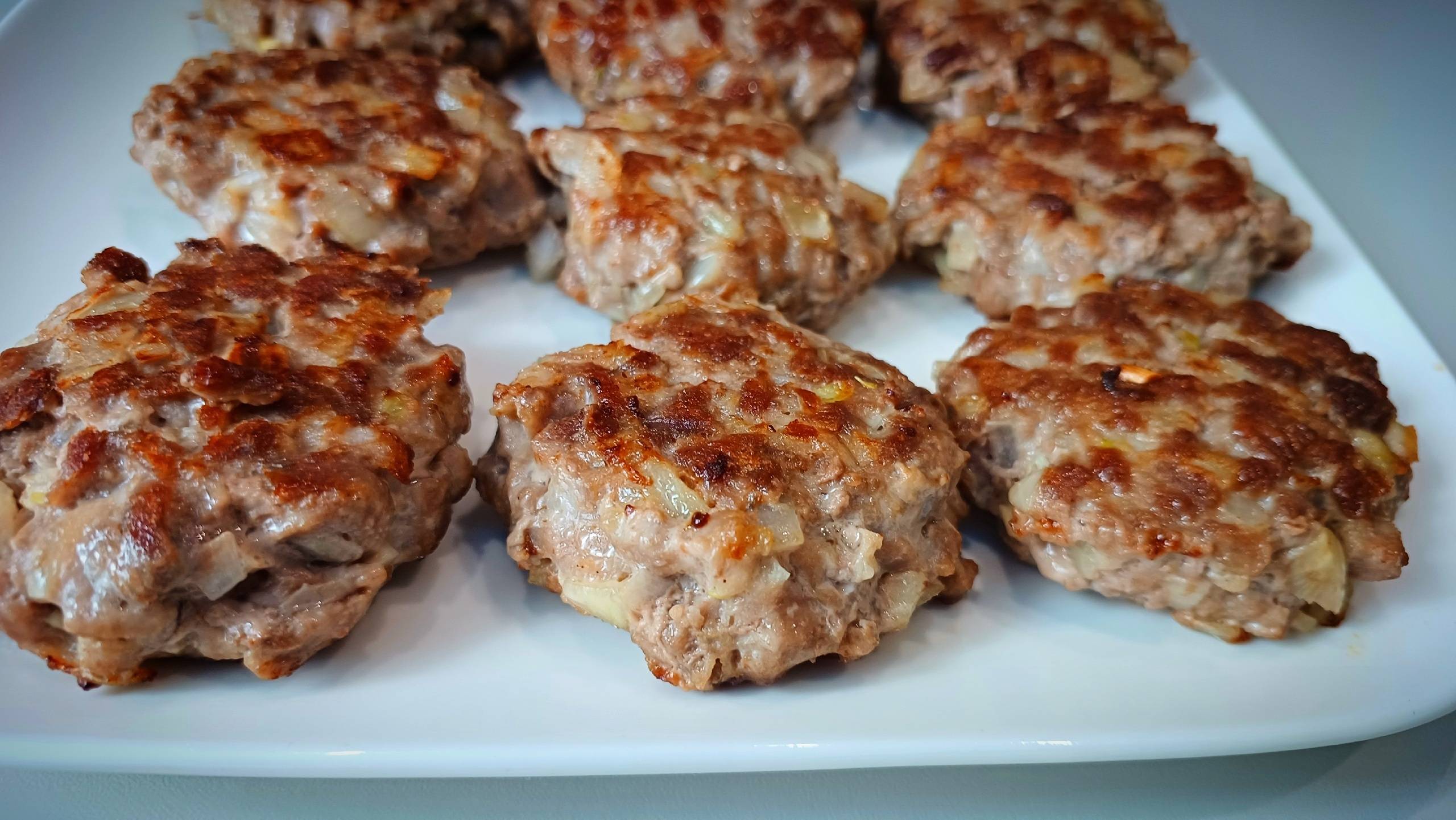 Рубленные котлеты из говядины. На вкус очень мясные! Покажу удобный способ приготовления. смотреть онлайн