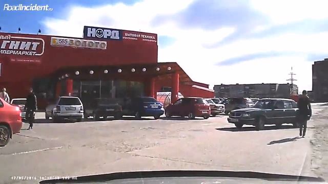 Обезьяна с гранатой смотреть онлайн