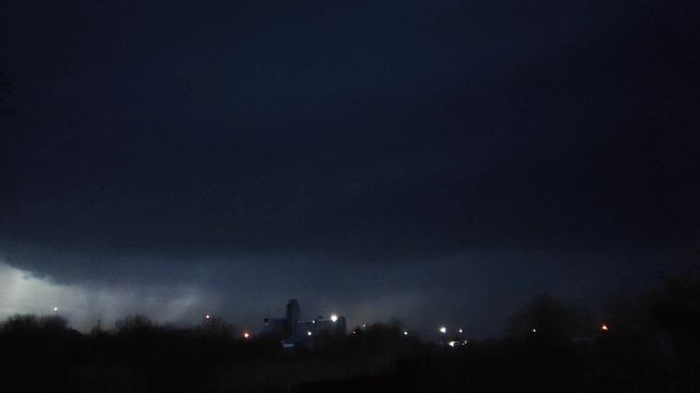 Электроактивная гроза в Павлодаре. Казахстан. 27.04.2025.