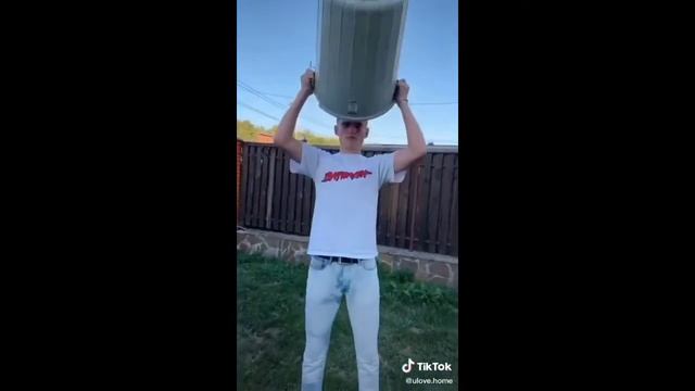 Девочки почему у меня тик ток в голове? смотреть онлайн