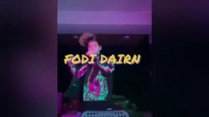 Гучи.. Prada.. Луи.. На мне только Fendi худи....