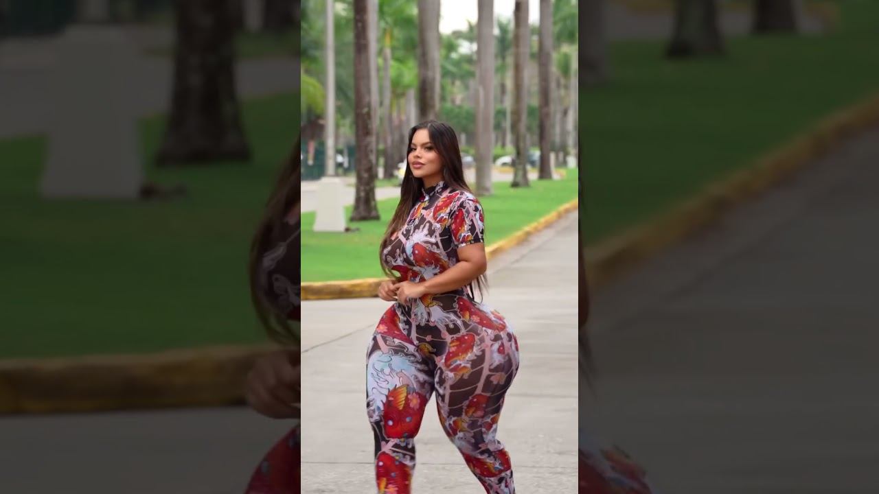 Most Gorgeous And Curvy Woman In The World. #curvyfashion #curvy #massivemedia
