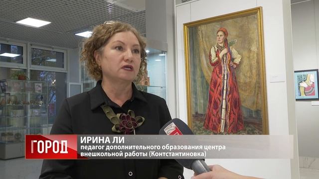 В выставочном зале представили коллекции одежды по мотивам исторических народных костюмов смотреть онлайн
