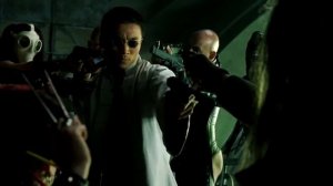 У меня нет времени на ерунду!!! (кадры из к/ф "Матрица: Революция/The Matrix Revolutions", 2003)