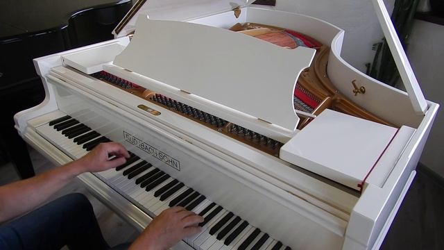 Звучит немецкий рояль Ибах (Рейнланд) смотреть онлайн