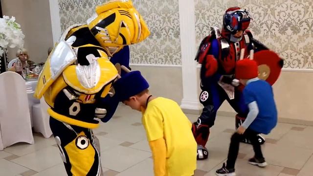 УХТЫ! Трансформеры. Автоботы смотреть онлайн