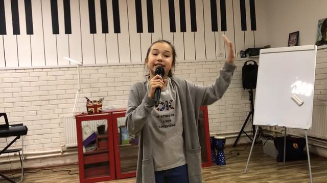 Аида Абдуллаева 10 лет «Небо дарит тепло». Уроки вокала с А.Березка, школа мюзикла «Westend» смотреть онлайн