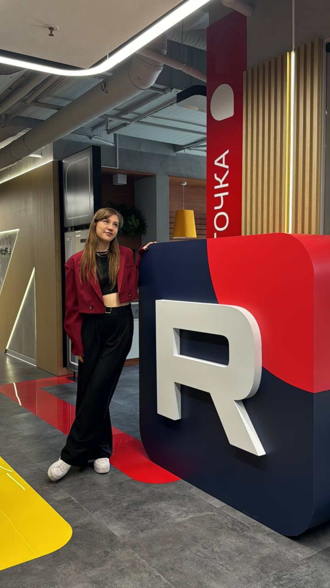 Офис в который хочется идти на работу 🤩 Офис Rutube в Москве 📸 #центрновыхмедиа #новыемедиа смотреть онлайн