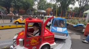 машинки. детские машинки. аттракцион