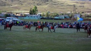 Конное дефиле. Духовой оркестр Правительства Тувы.