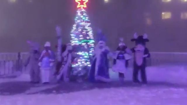 Зажжение Новогодней ёлки 2021 в пургу смотреть онлайн