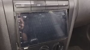 Выносной микрофон на магнитоле TEYES