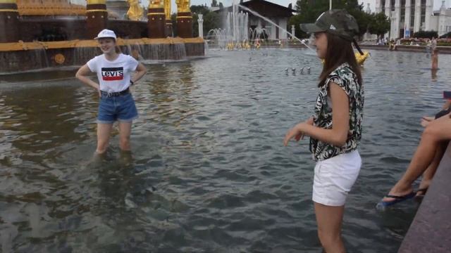 Bathing In The Fountain At VDNH-4 ! /Купание в фонтане на ВДНХ-4 ! | ¡Nadar En La Fuente De VDNH-4!