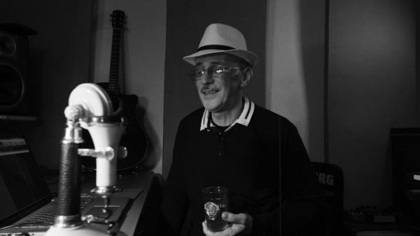 Mack the Knife Louis Armstrong (rus.cover) parody Shiroka Strana by Farxad Shuravee